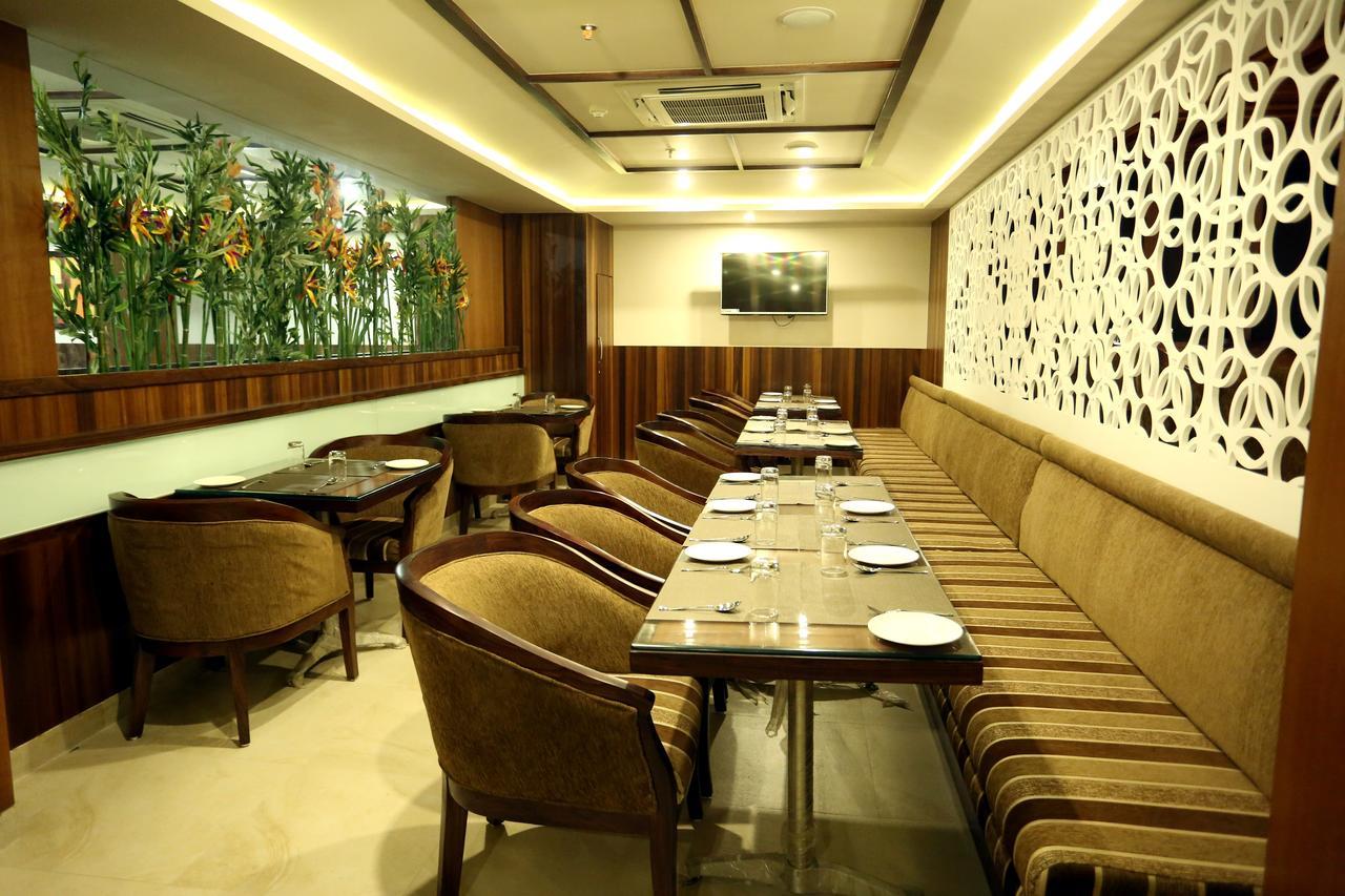 Solitaire Hotel Raipur  Exterior photo