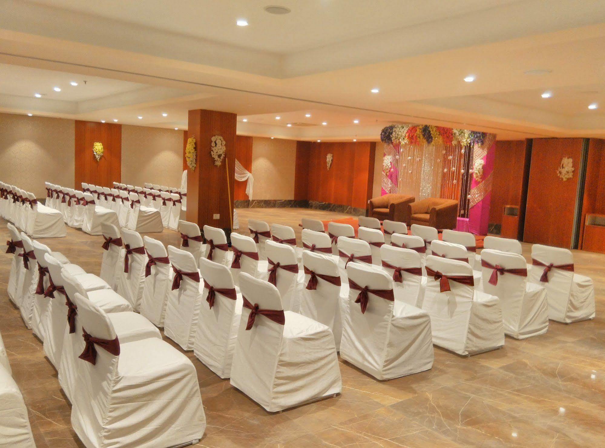Solitaire Hotel Raipur  Exterior photo